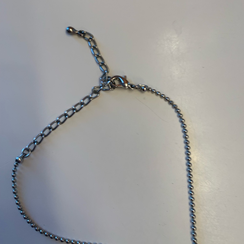 Necklace With Rhinestones - Picture 6 of 7
